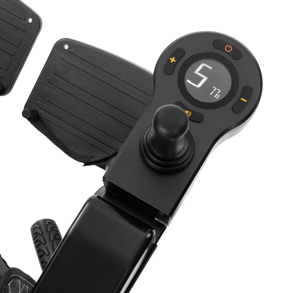 ZORRO el-kørestol joystick med LCD-display, plus/minus-knapper og batteriniveau på højre armlæn